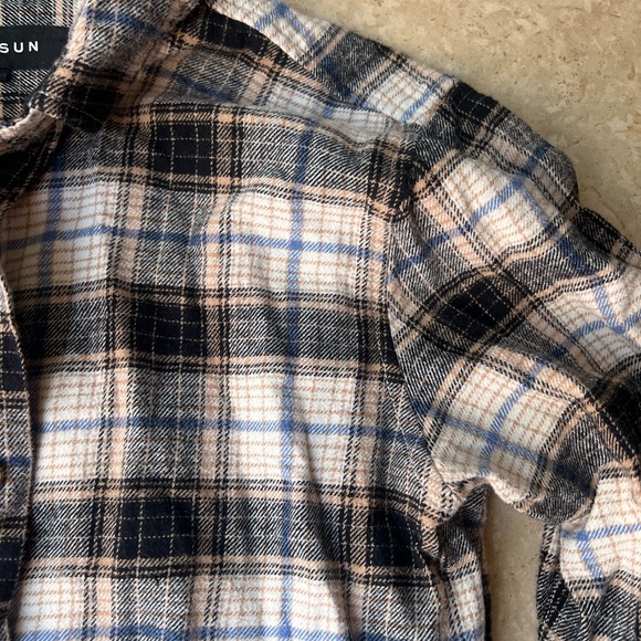 Button down shirt - Picture 2 of 3